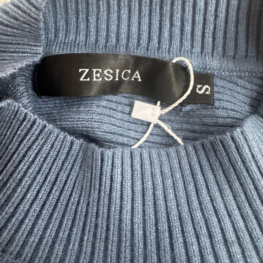 Cozy Women’s Blue Turtleneck Sweater - Picture 4 of 7